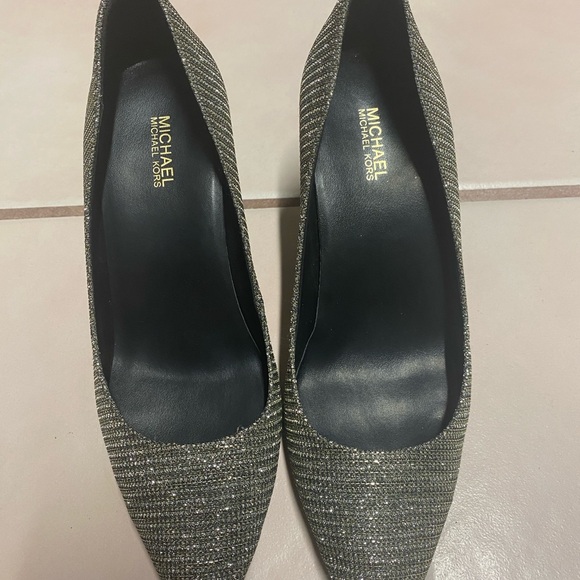 Michael Kors  Glitter Chain Mesh Sparkly Black/Gold Heels 7M - Picture 7 of 16